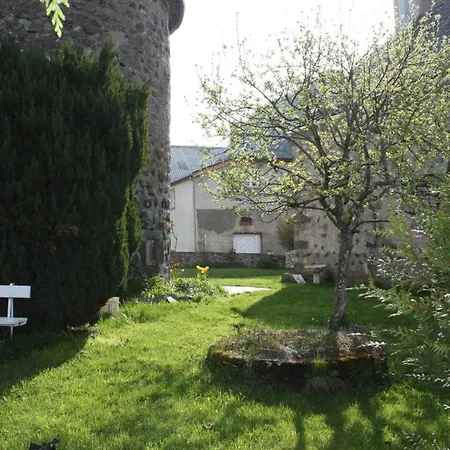 A Martin Sous Vigouroux 60 M² Pour 9 Personnes